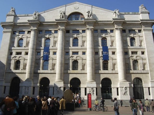 Palazzo Mezzanotte, sede della Borsa di Milano

