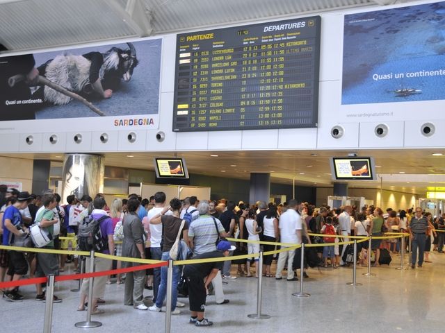 Aeroporto di Cagliari.jpg