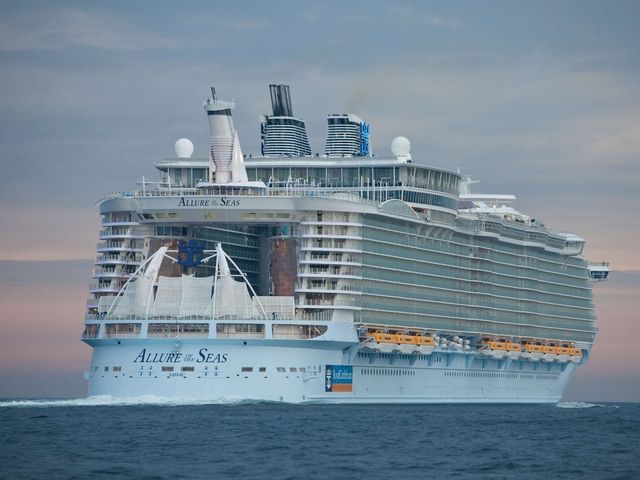 Allure Of The Seas - Rccl