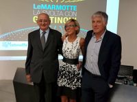Da sinistra, Bruno e Manuela Marazzini insieme a Franco Gattinoni